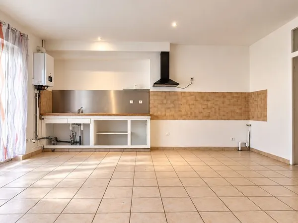 A LOUER - Maison de ville, T4 - Pessac-sur-Dordogne