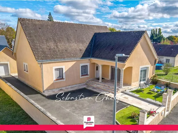 Romorantin-belle maison avec 4 chambres de plain-pied-garage-jardin