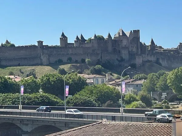 APPARTEMENT DE 83m2 avec vue d'exception sur la cité