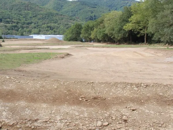 Terrain 674 m²