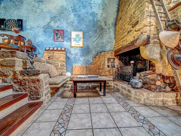 Maison atypique, authentique au calme absolu !