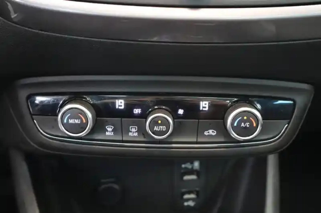 Opel Crossland X 1.2 turbo 110 ch bva6 — photo 30