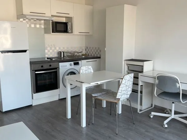 Beau T1 meublé avec parking couvert et balcon