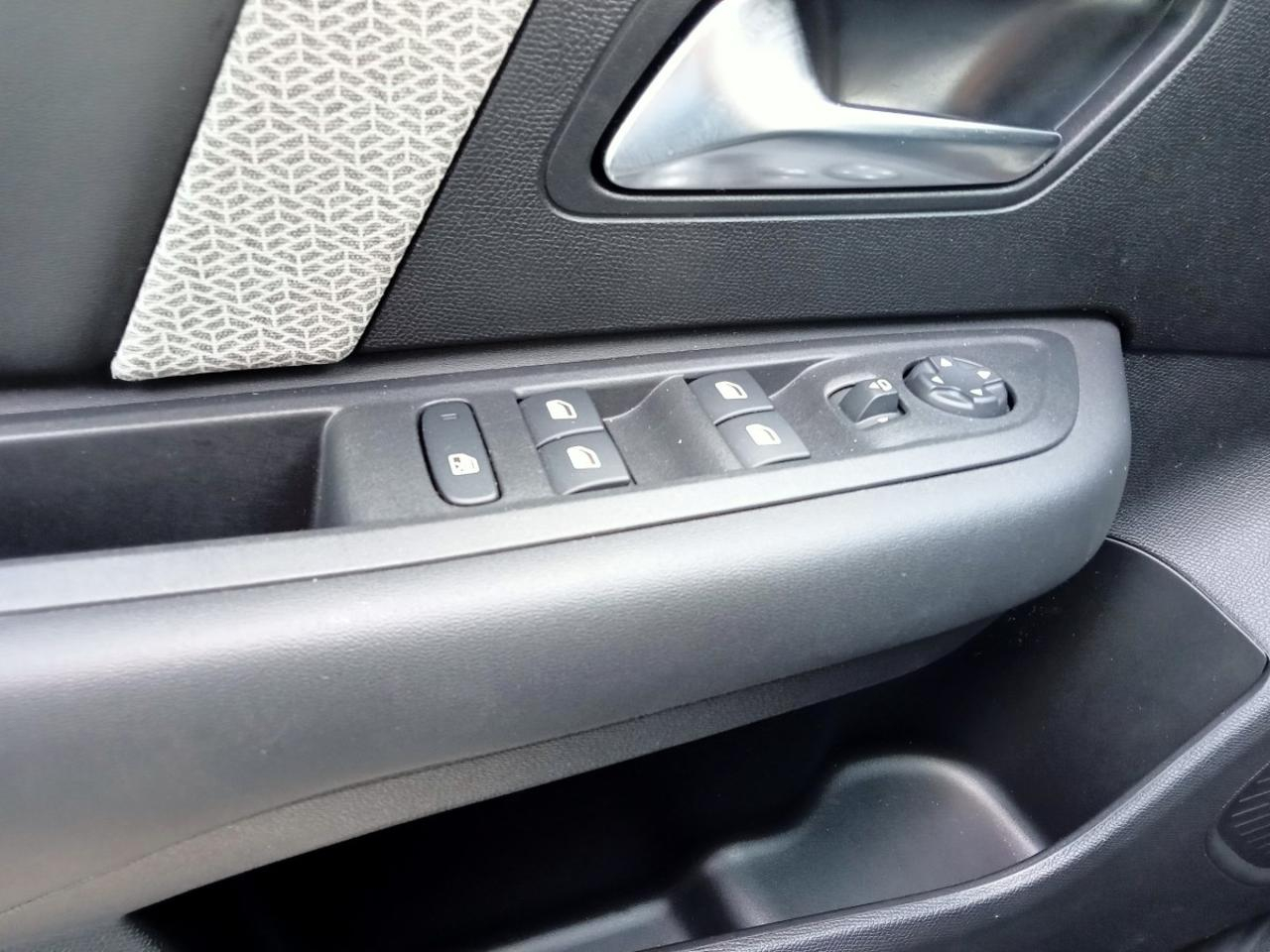 Citroën C4 X puretech 130 s&s eat8 feel pack — photo 15