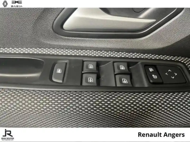 Dacia Sandero 1.0 tce 90ch journey — photo 10
