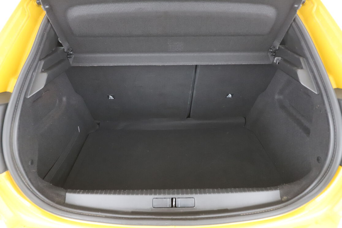 Peugeot 208 1.2 PureTech Style EAT8 — photo 16