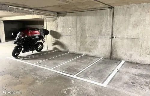 Parking moto Paris 12e - Rue de Cîteaux (Hôpital Saint-Antoine / Faidherbe-Chaligny)