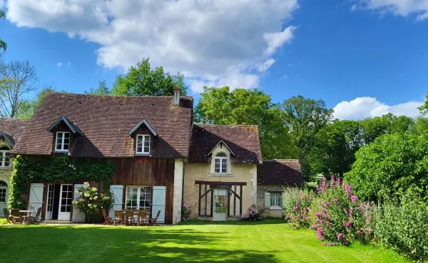 Location maison de charme, havre de paix, 5 chambres. commerces et SNCF à proximité, 150km de Paris