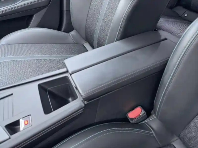 Peugeot 308 sw phev 180 e-eat8 allure pack — photo 22