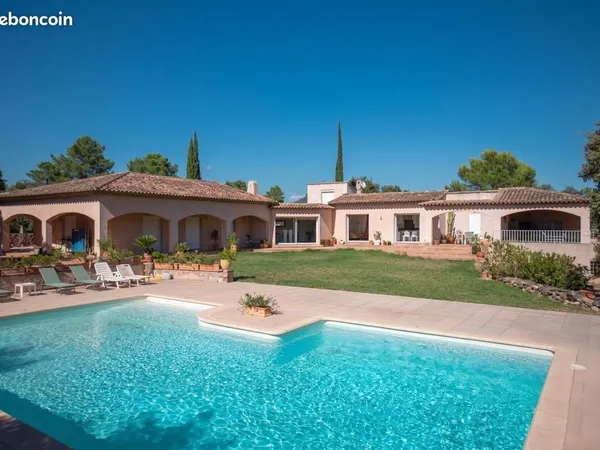 Superbe propriété en Provence au coeur de la nature