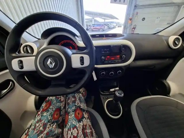 Renault Twingo iii sce 75 - 20 — photo 9
