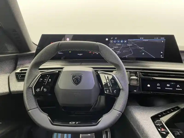 Peugeot 5008 hybrid 145 e-dcs6 — photo 22