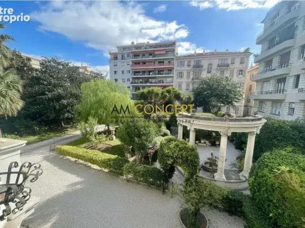 NICE LIBERATION immeuble bourgeois 3P balcon cave