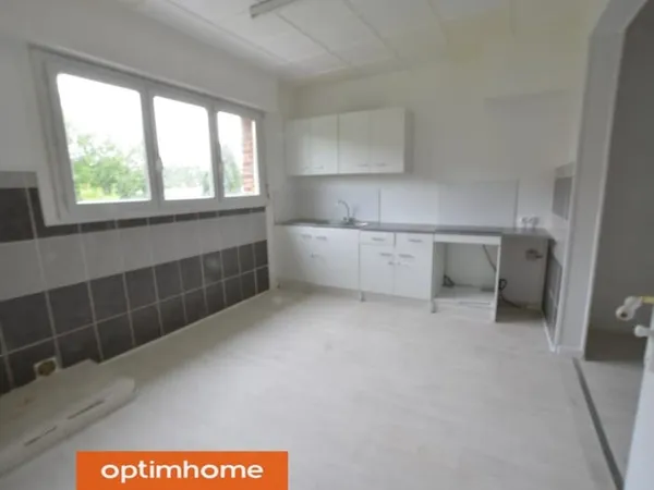 Appartement T4 avec 3 chambres, parking intérieur. Idéal investisseur