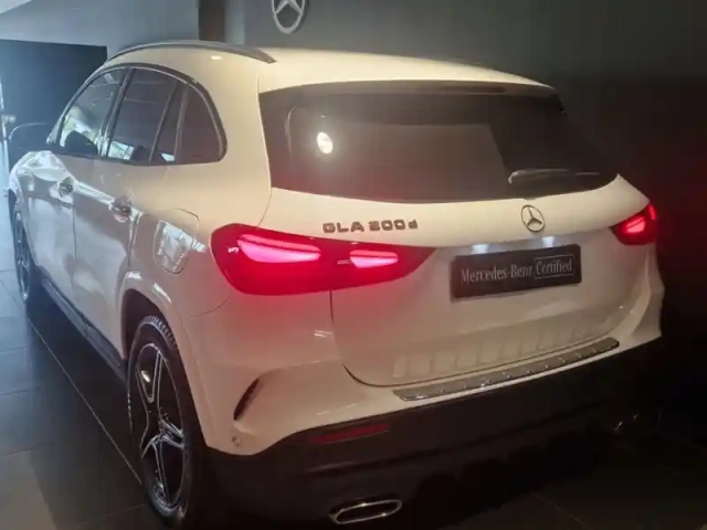 Mercedes Gla 200 d amg line — photo 32