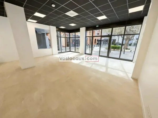 Local commercial 80 m²