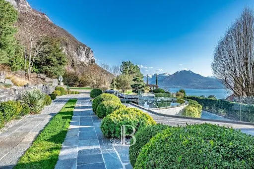 Villa 8 pièces 440 m²