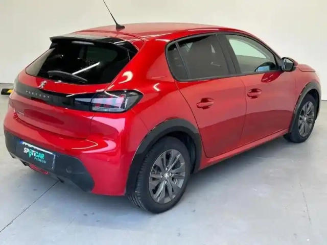 Peugeot 208 e- 136ch allure — photo 3