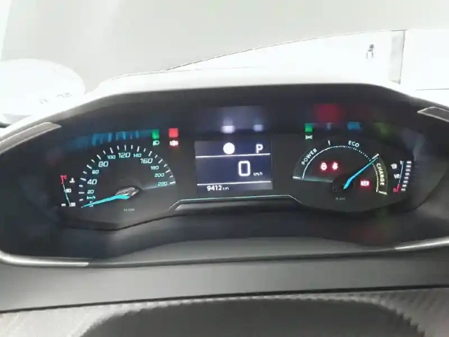 Peugeot 208 hybrid 110 e-dcs6 — photo 36