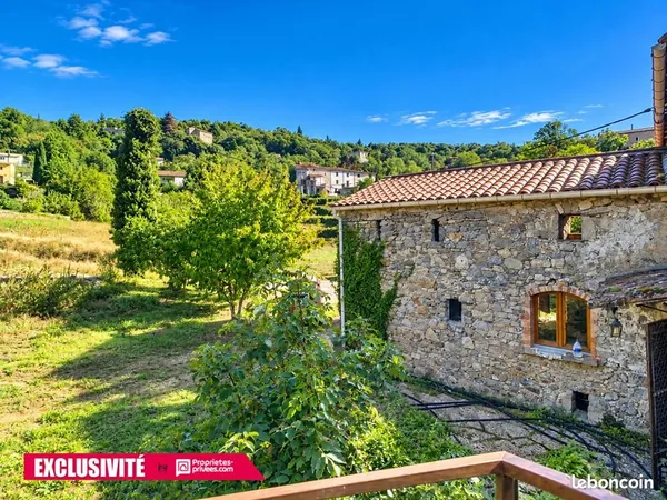 Maison 8 pièces 200 m²