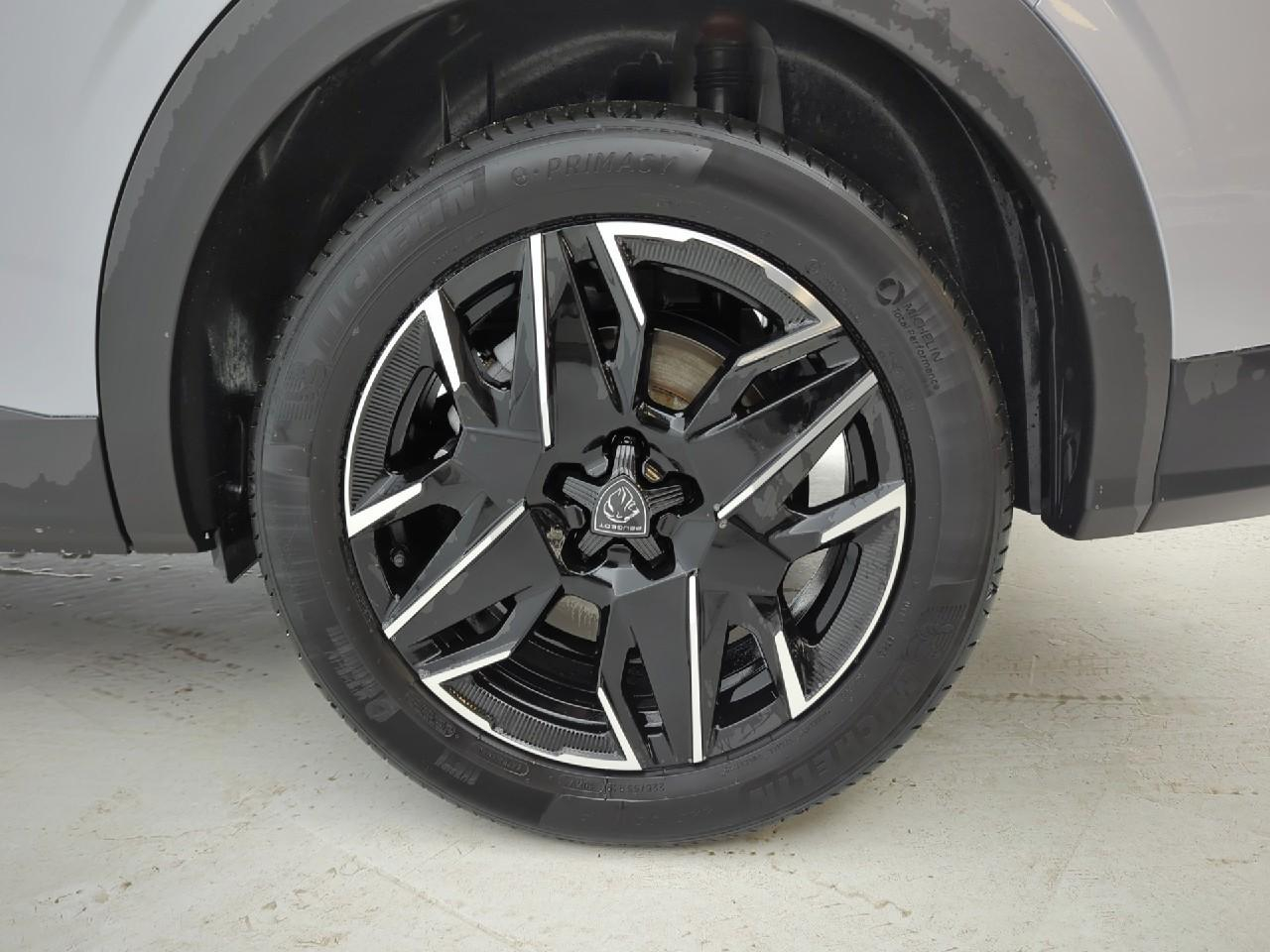Peugeot 5008 hybrid 145 ch e-dcs6 allure — photo 11