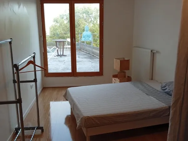 Chambre dans joli appartement avec terrasse