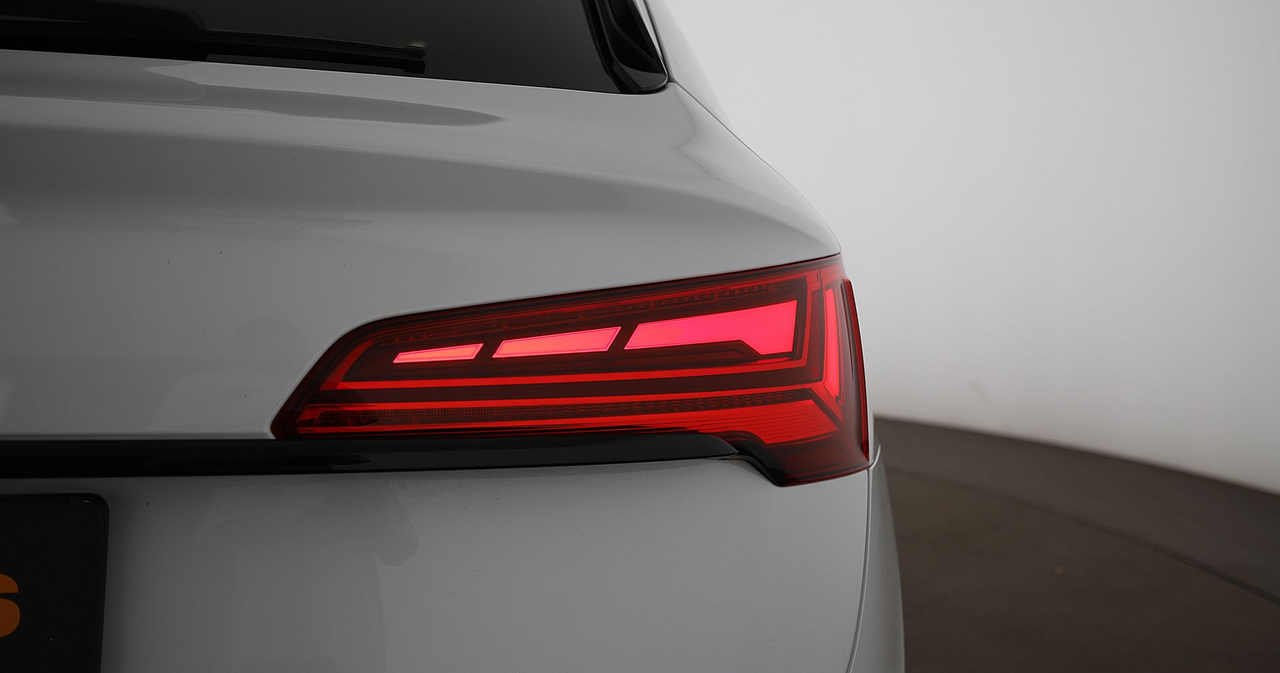 Audi Q5 Sportback — photo 14
