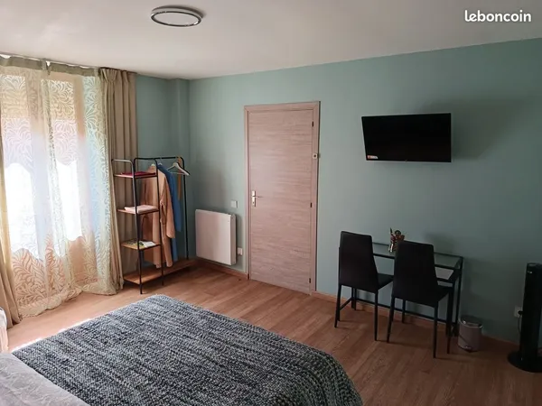 T2 meublé 40 m² avec terrasse, parking et cave -