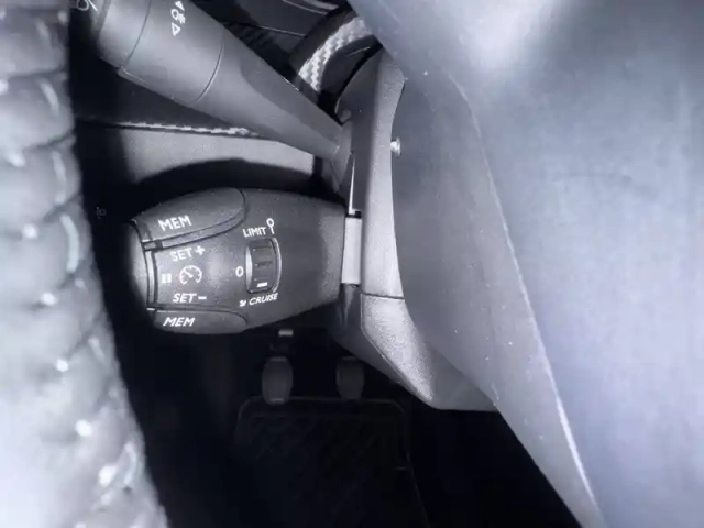 Peugeot 208 100 s&amp;s bvm6 — photo 56
