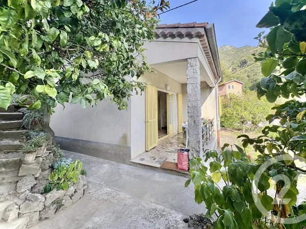 Terrain 900 m²