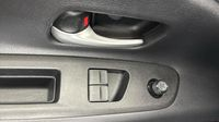 Toyota Aygo X 1.0 VVT-i 72ch Dynamic MY23 — photo 28