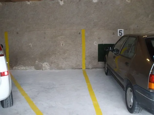 Emplacement 2 roues centre ville de Vias garage sécurisé