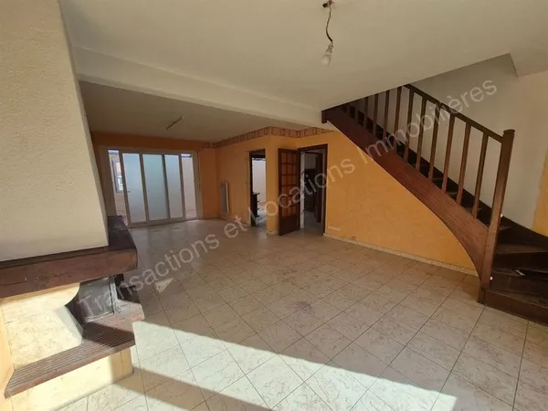 TÉTEGHEM  MAISON À RÉNOVER AVEC JARDIN ET GARAGE