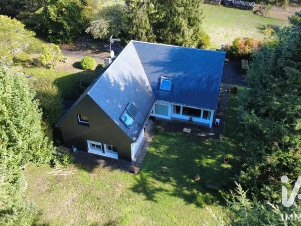 Maison 8 pièces 250 m²