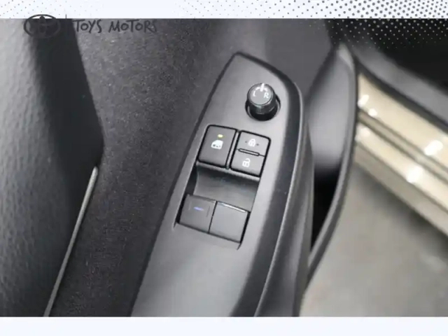Toyota Yaris hybride 116h dynamic 1.5 116 ch — photo 12