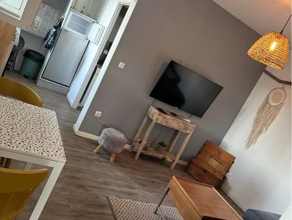 Vends APPARTEMENT RDC MEUBLÉ
