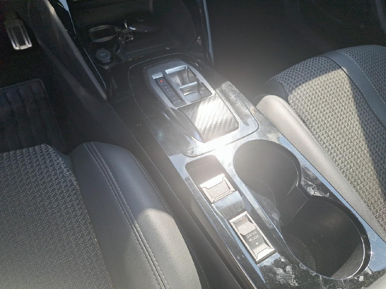 Peugeot 2008 puretech 130 s&s eat8 gt — photo 17