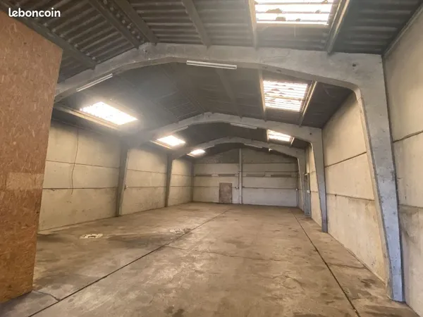 Entrepôt 282 m² Saint-Venant