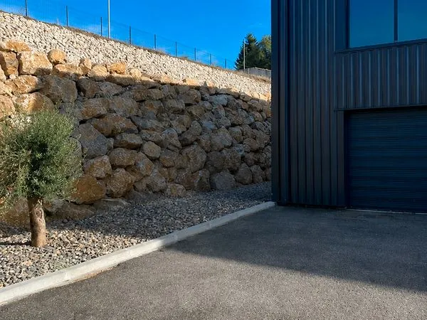 Local commercial / bureaux à louer