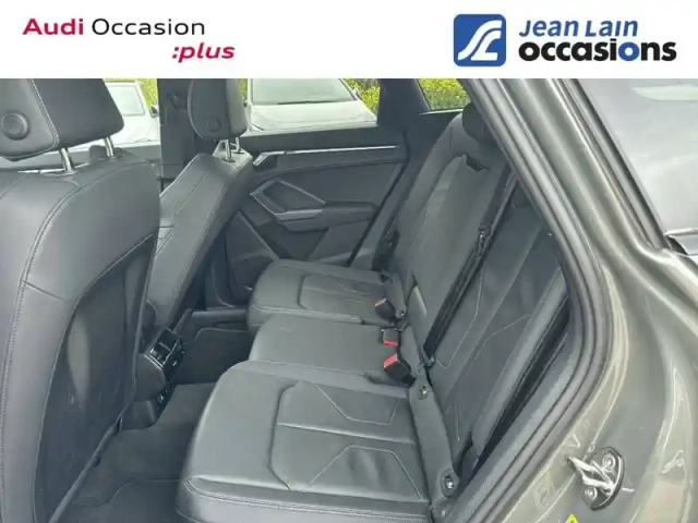 Audi Q3 35 tdi 150 ch s tronic 7 — photo 17