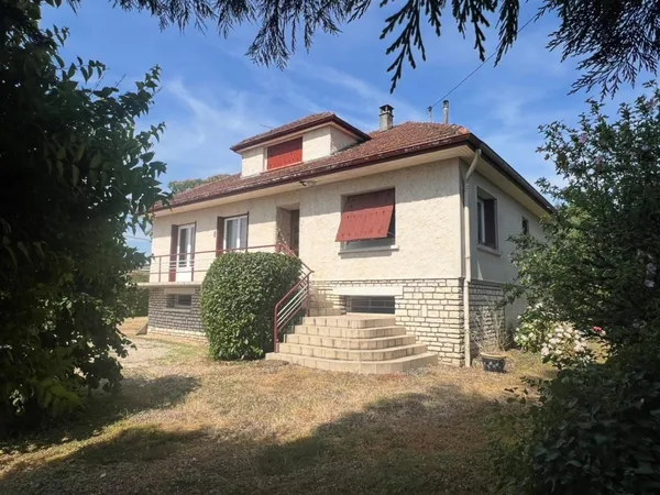 Maison familiale - 6 chambres - terrain de 3541m²