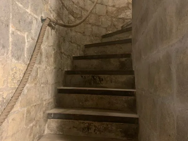 Cave sèche et sécurisée à louer - 11 m² - Paris 8e À louer, 9 Rue du Chevalier Saint-Georges, 75008 