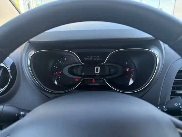 Renault Captur dci 90 e6c — photo 10