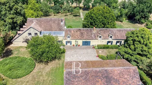Maison 18 pièces 600 m²