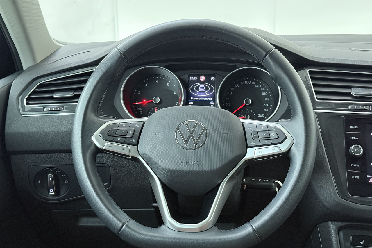 Volkswagen Tiguan — photo 10
