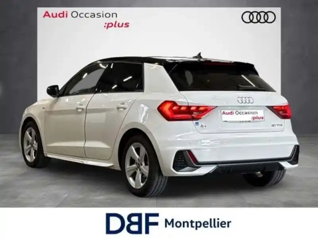 Audi A1 30 tfsi 110 ch s tronic 7 s line — photo 3