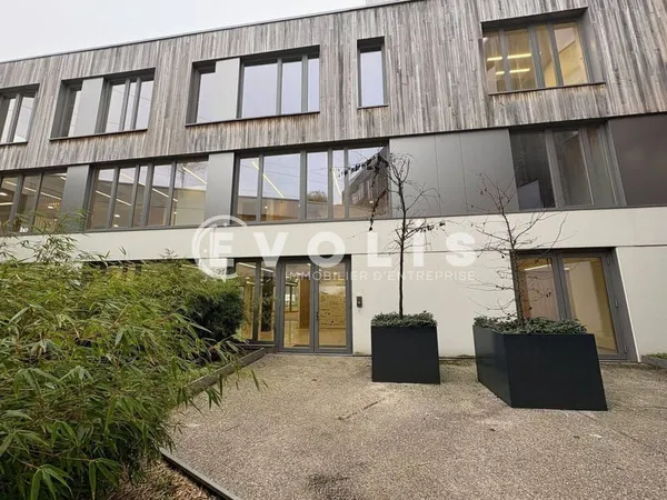Bureaux 2001 m²