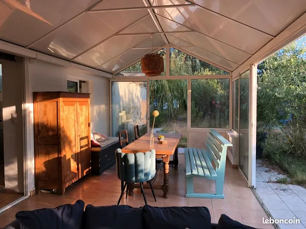 Chambre meublée dans maison avec jardin