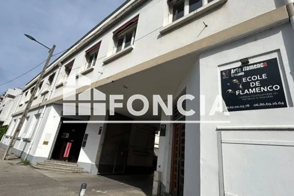 LOCAUX_COMMERCIAUX