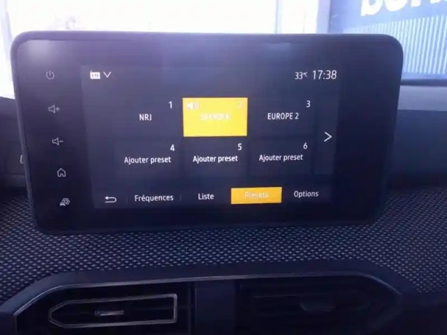 Dacia Sandero 1.0 tce 90ch confort -22 — photo 8